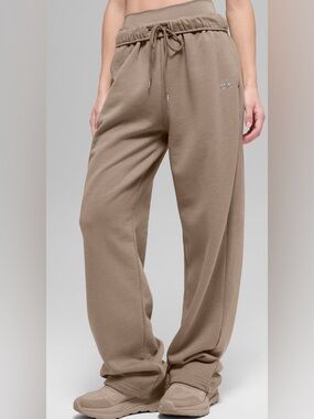 Alo Yoga Accolade Straight Leg Sweatpant Gravel XS